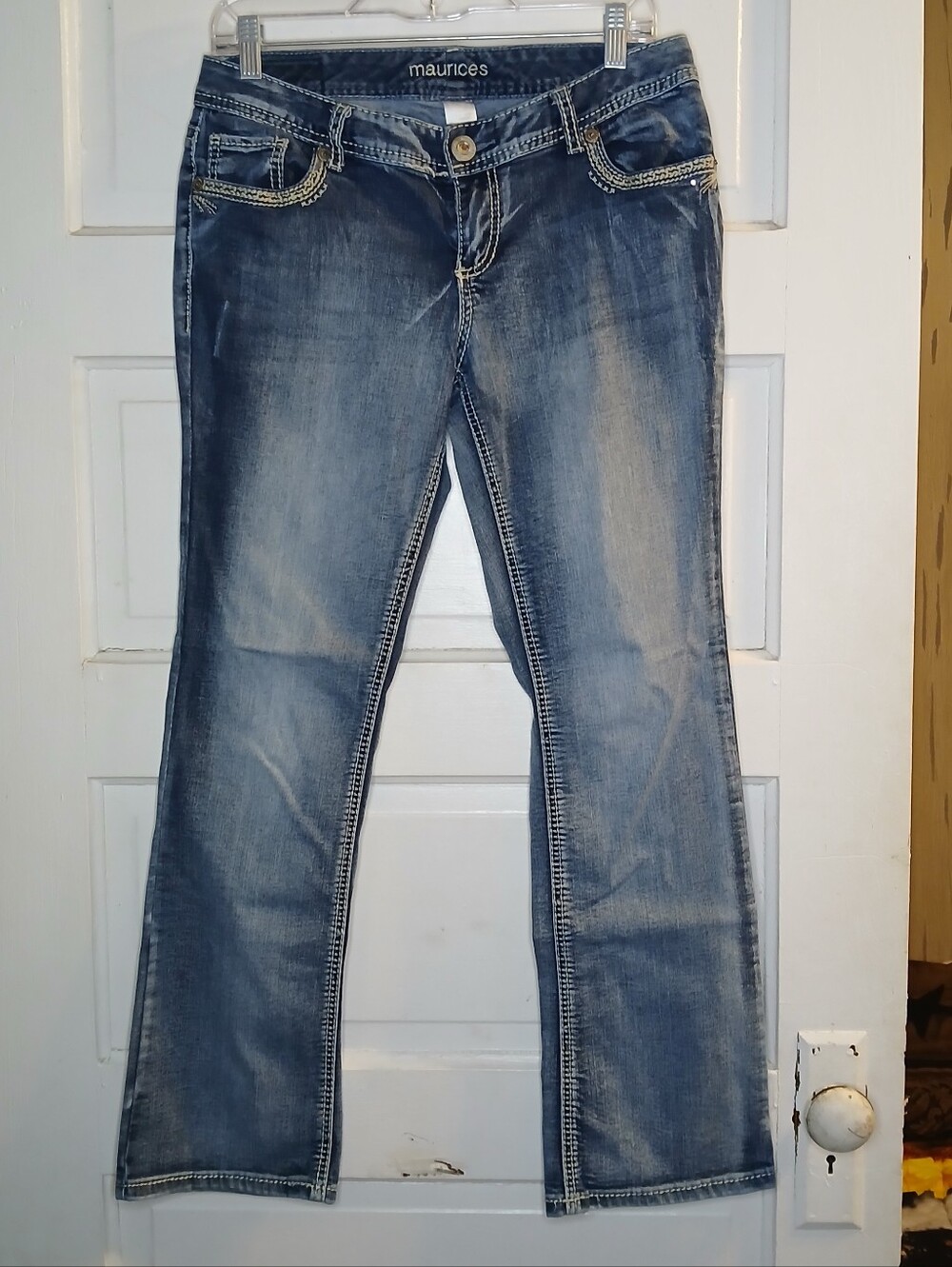 Maurices Women’s 9/10 Short Bootcut Jeans Embellished Sequin Pockets Stretch